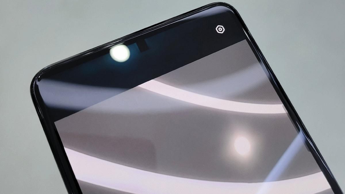 OPPO продемонструвала роботу камери під дисплеєм на робочому смартфоні OPPO продемонструвала роботу камери під дисплеєм на робочому смартфоні