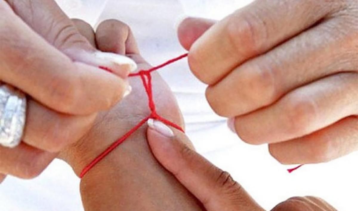 Посвящение демону: ПЦУ развенчала миф о защите красной нити на руке Посвящение демону: ПЦУ развенчала миф о защите красной нити на руке