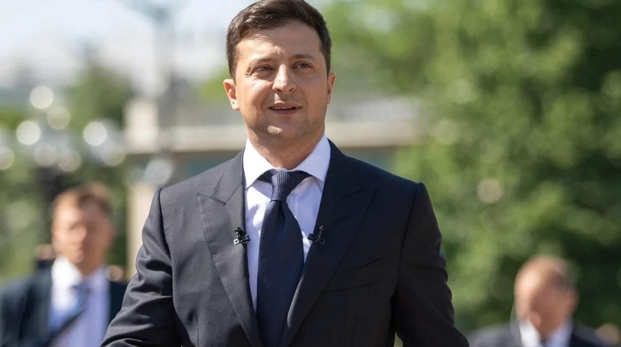 Зеленський повертається додому після нормандського саміту Зеленський повертається додому після нормандського саміту