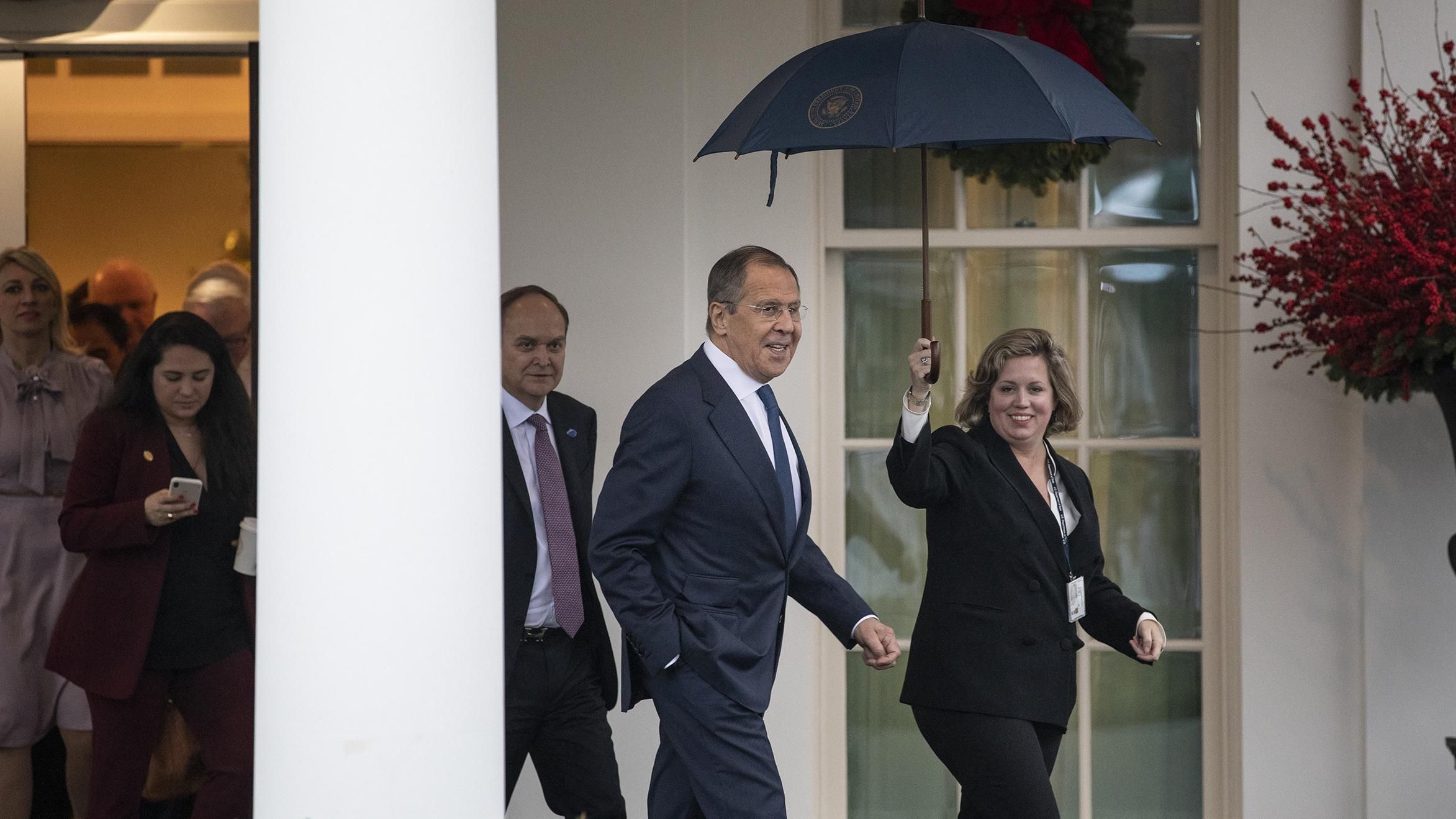 Трамп и Лавров встретились в Вашингтоне: детали Трамп и Лавров встретились в Вашингтоне: детали