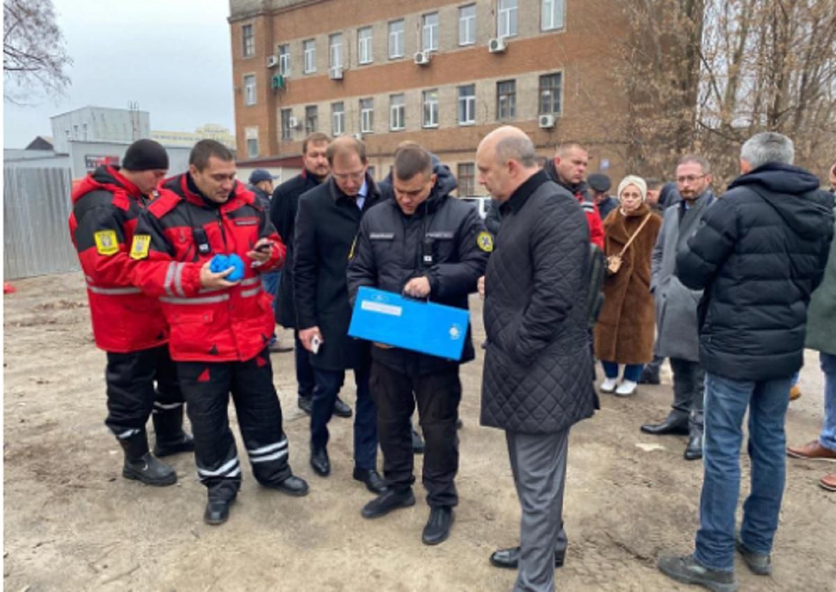 Випаровування ртуті зашкалює: результати перевірки заводу "Радикал" в Києві Випаровування ртуті зашкалює: результати перевірки заводу "Радикал" в Києві