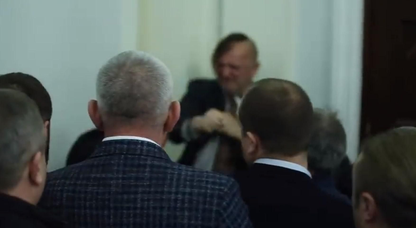 Драка в Верховной Раде – кто подрался в парламенте – видео Драка в Верховной Раде – кто подрался в парламенте – видео