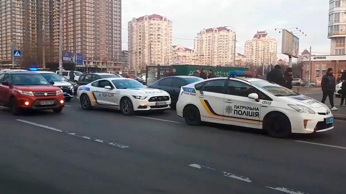 Поліція впіймала "поліцію": у Києві затримали двох блогерів