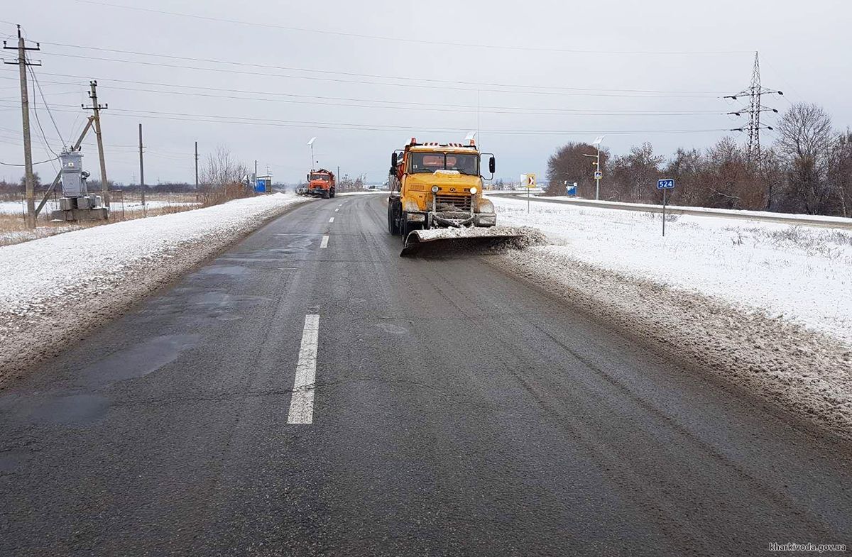 Автомобилистов предупредили об опасности на дорогах из-за снега