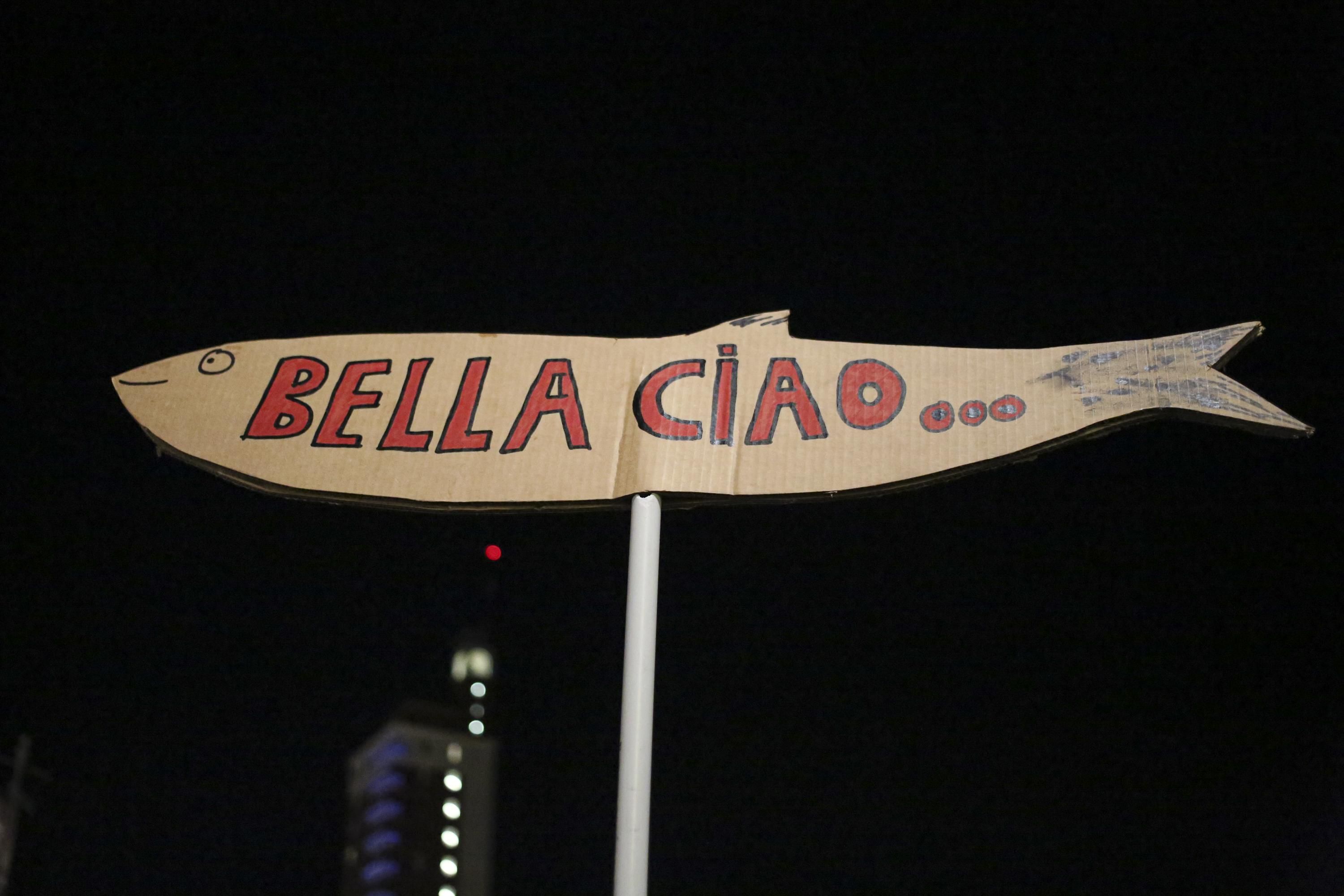 В Италии возникло новое движение: кто выступает против богачей и ультраправых В Италии возникло новое движение: кто выступает против богачей и ультраправых