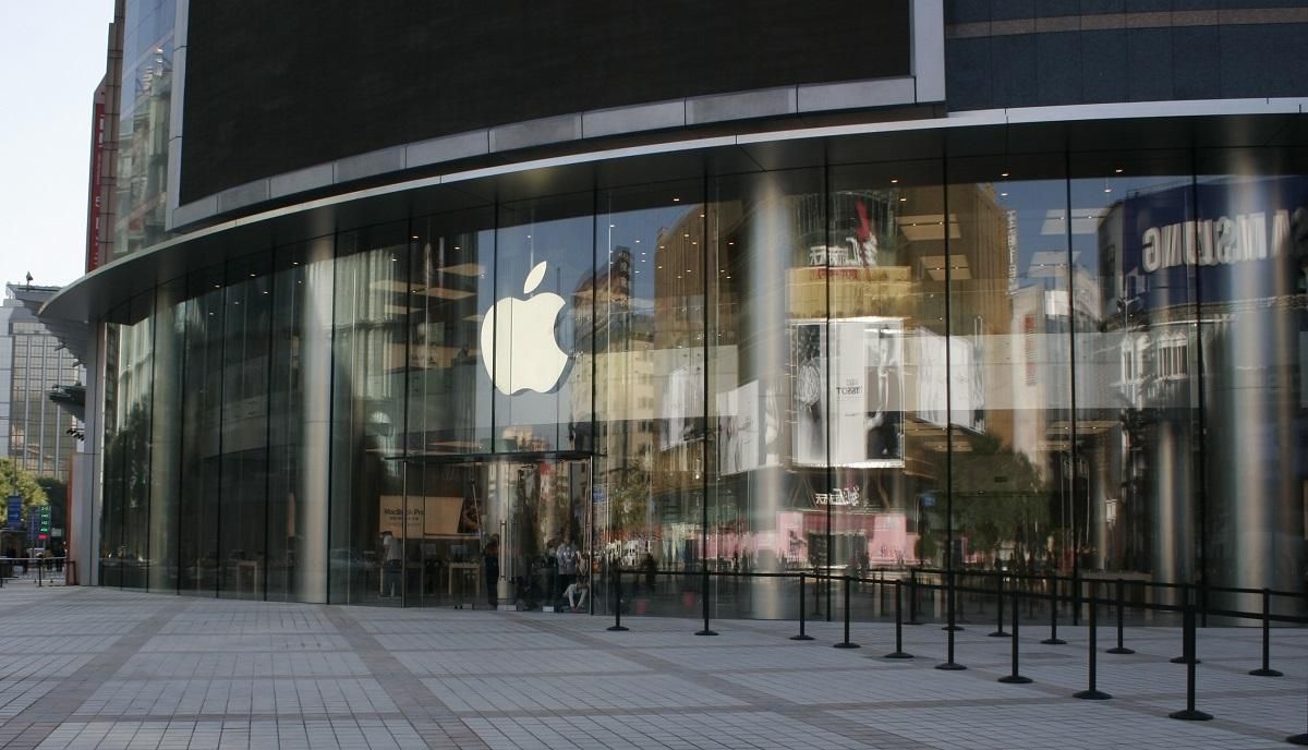 Продажі iPhone в Китаї рекордно впали – причина Продажі iPhone в Китаї рекордно впали – причина