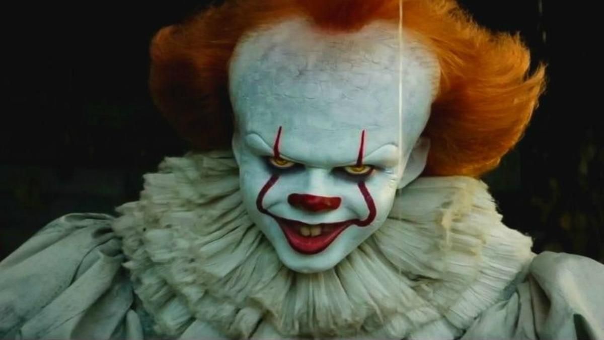 Клоун Пеннівайз в Мукачево із фільму жахів Воно – відео Клоун Пеннівайз в Мукачево із фільму жахів Воно – відео