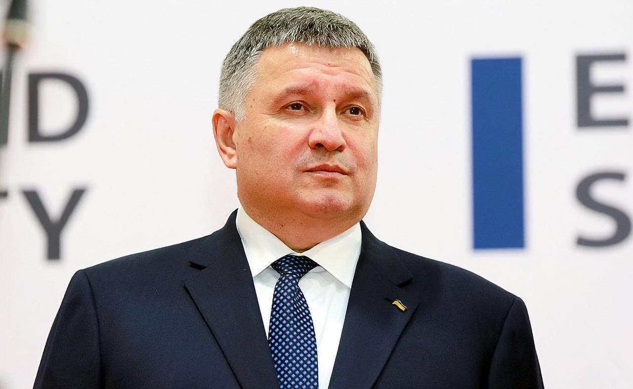 "Зелена штука", яку винесли з квартири Антоненка, виявилася міною, – Аваков "Зелена штука", яку винесли з квартири Антоненка, виявилася міною, – Аваков