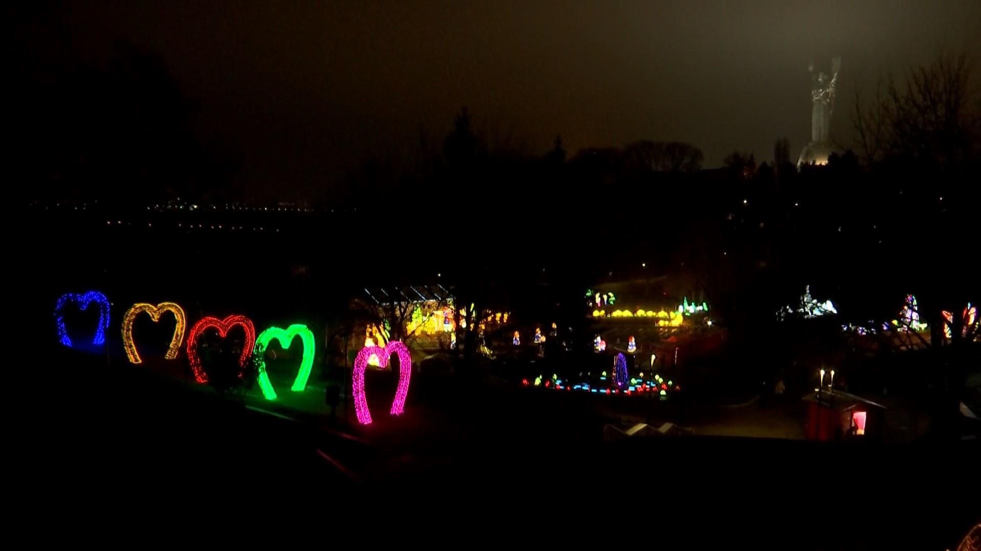В Киеве открыли висткавку китайских фонарей: яркие фото