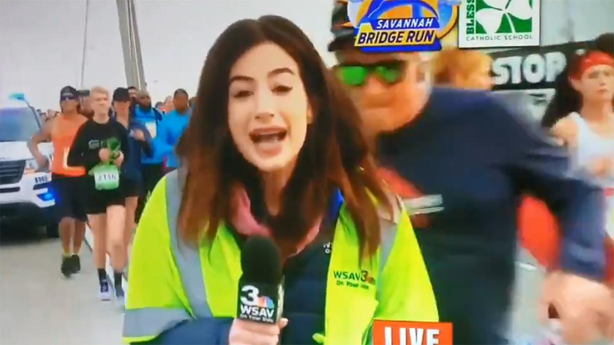 Бегун во время марафона ударил по ягодицам журналистку: курьезное видео