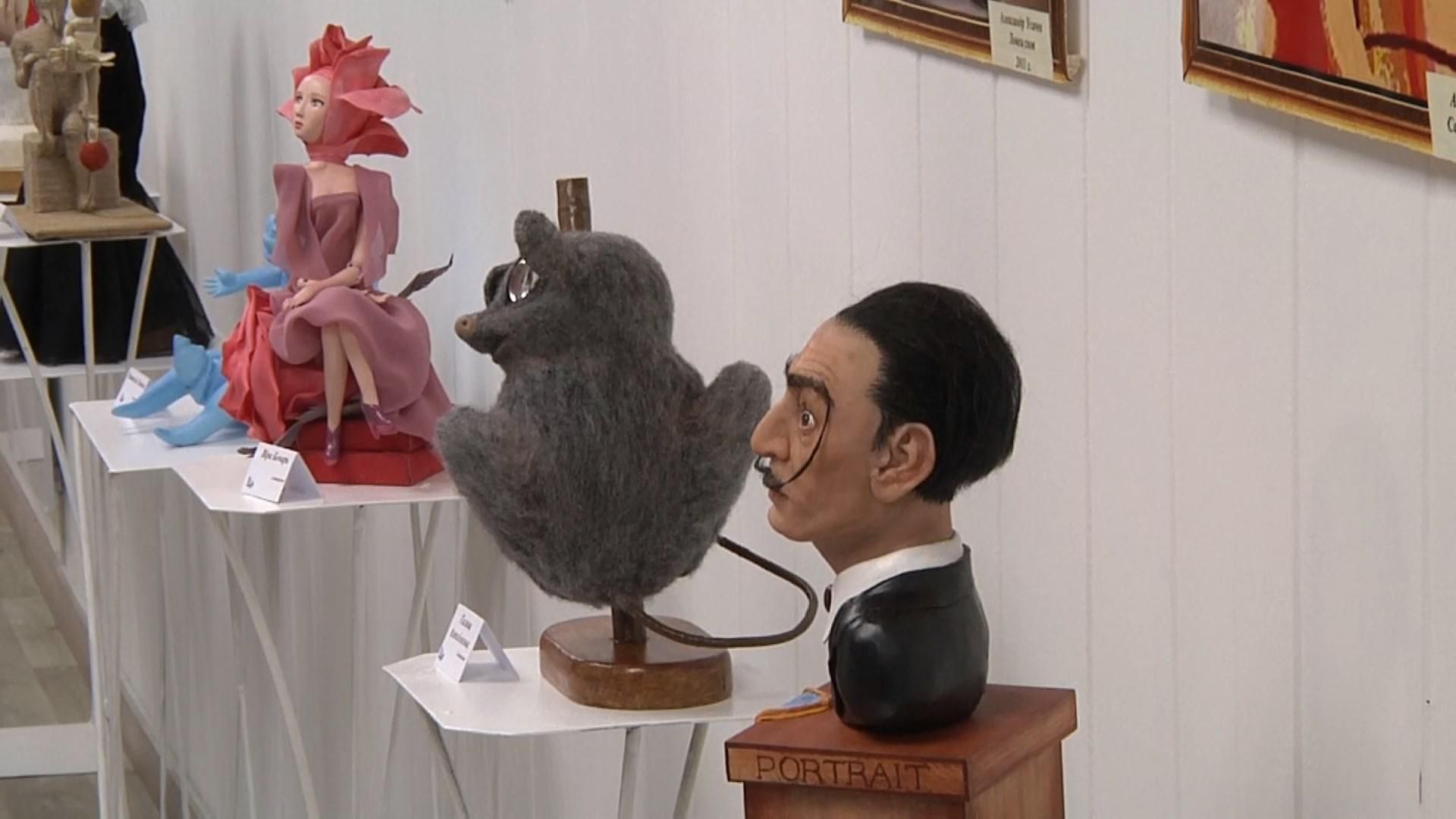 Українські митці презентували незвичний проєкт, де зобразили фрагменти з картин Далі: відео Українські митці презентували незвичний проєкт, де зобразили фрагменти з картин Далі: відео