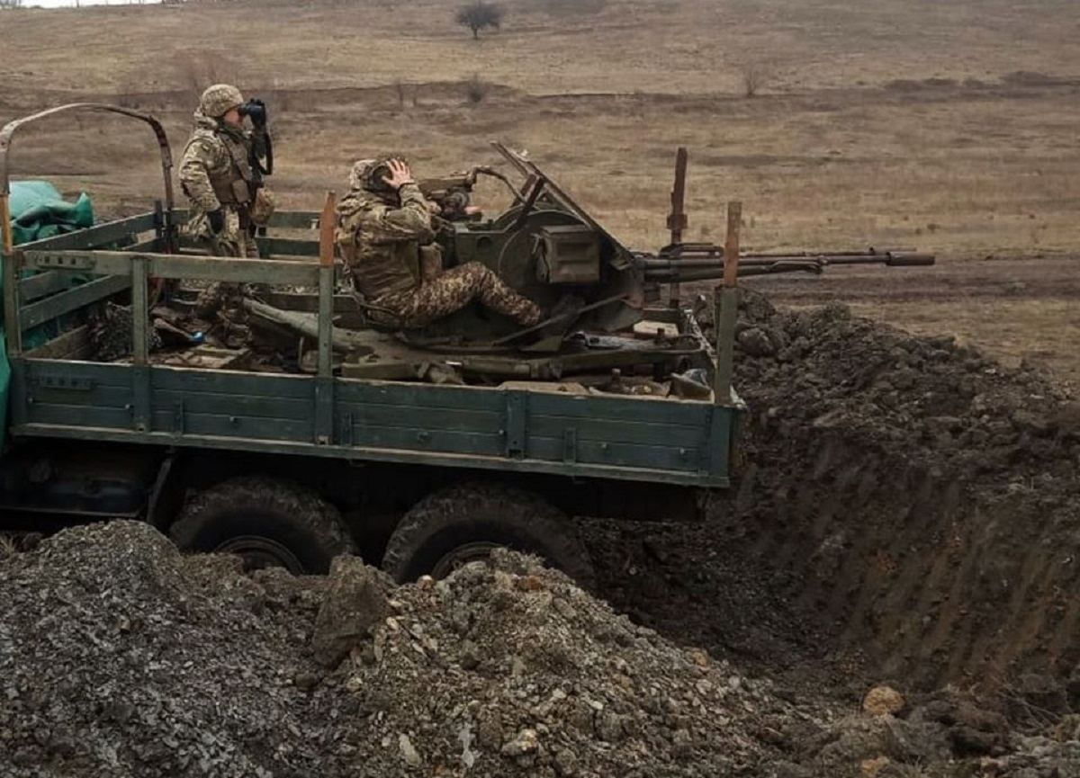 Как украинские зенитчики тренируются уничтожать бронетехнику врага: впечатляющие фото