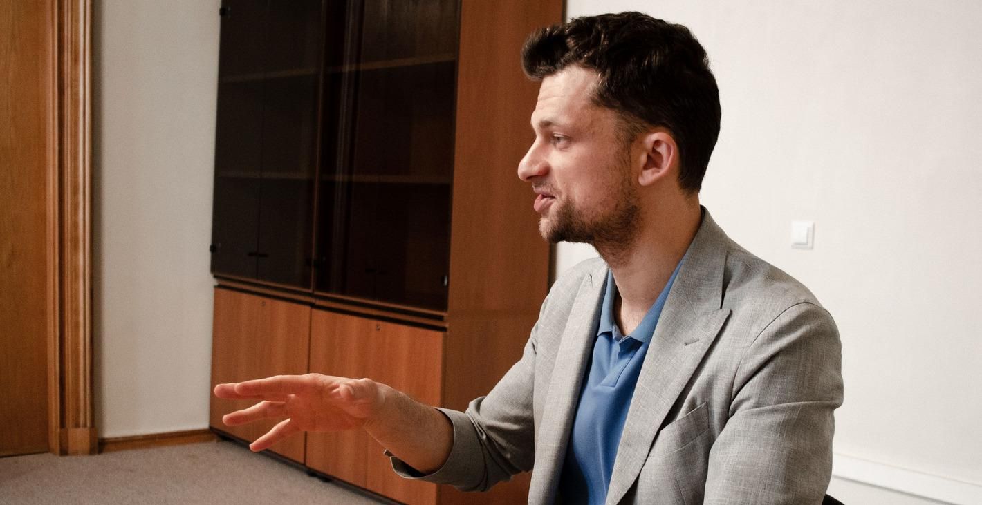 Стало ніяково, – міністр Дубілет відмовився від державної охорони і взяв приватну Стало ніяково, – міністр Дубілет відмовився від державної охорони і взяв приватну