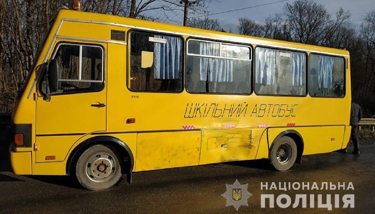 У смертельну ДТП на Тернопільщині  потрапив шкільний автобус