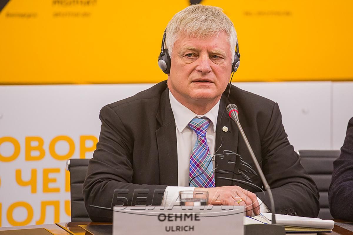 Депутат Бундестана встретился с представителями боевиков в Минске: Украина возмущена Депутат Бундестана встретился с представителями боевиков в Минске: Украина возмущена