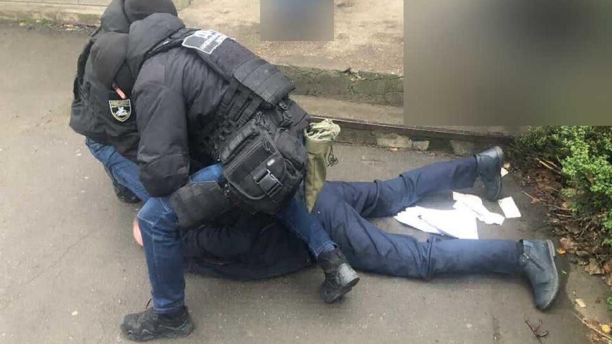 В Одесі затримали слідчого-хабарника