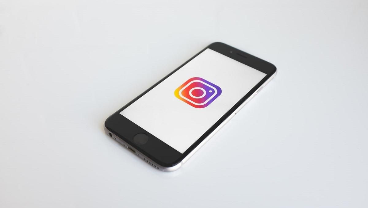 Instagram попереджатиме користувачів перед публікацією "потенційно образливого" контенту
