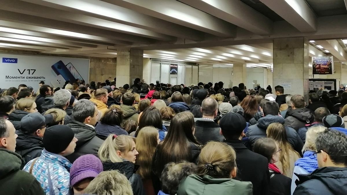 Збій у київському метро: робота відновилась Збій у київському метро: робота відновилась