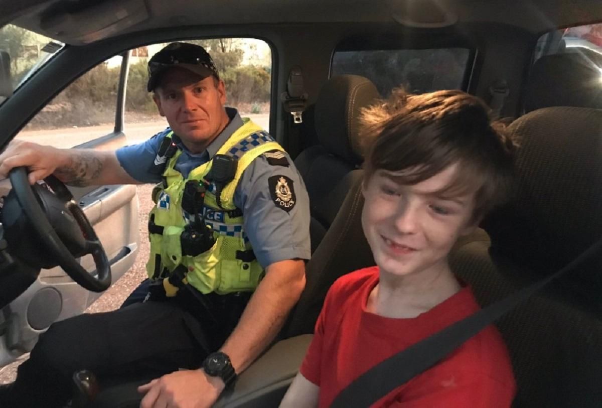 В Австралії вирують лісові пожежі: дивовижна історія порятунку 12-річного хлопчика та його пса