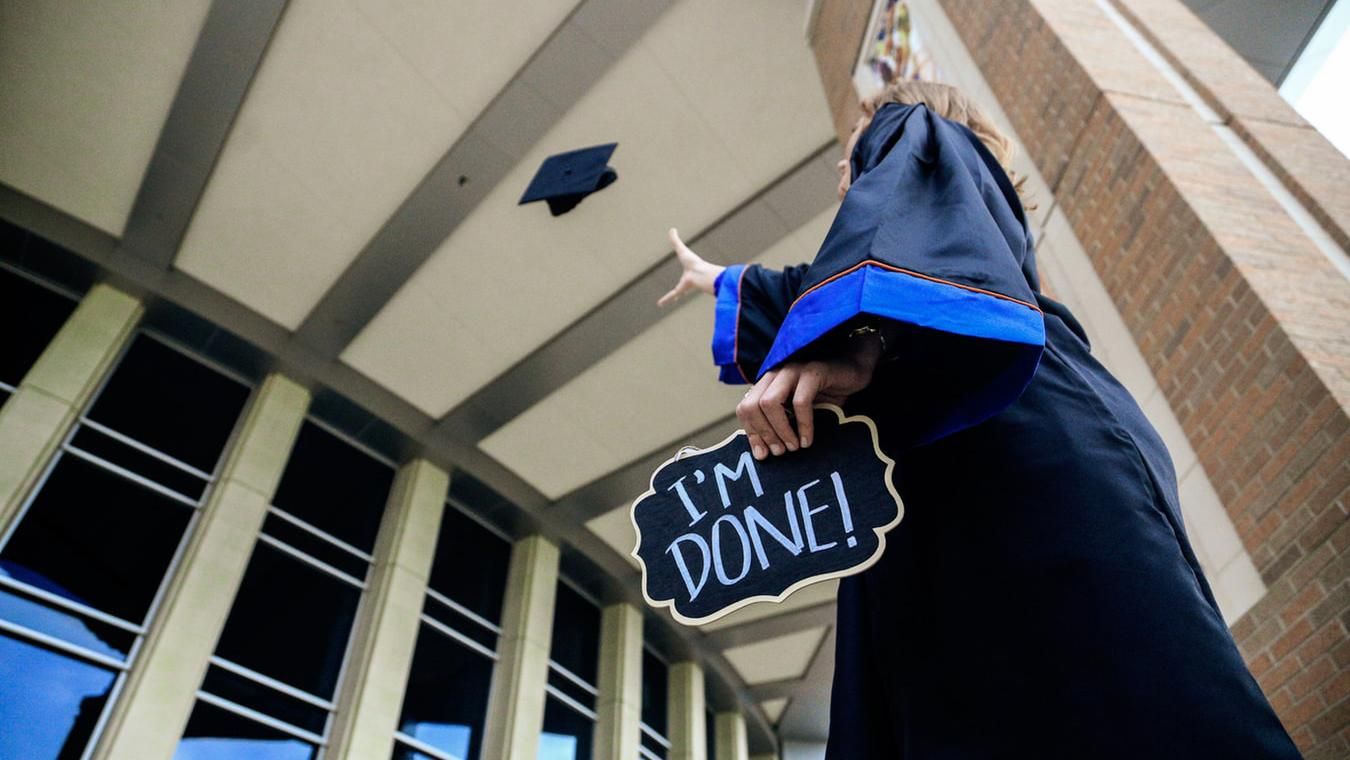 25-річна українка здобула 9 вищих освіт та встановила новий рекорд 25-річна українка здобула 9 вищих освіт та встановила новий рекорд