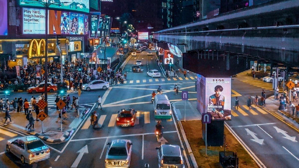 Современные перекрестки и светофоры не пригодны для робомобилей Современные перекрестки и светофоры не пригодны для робомобилей