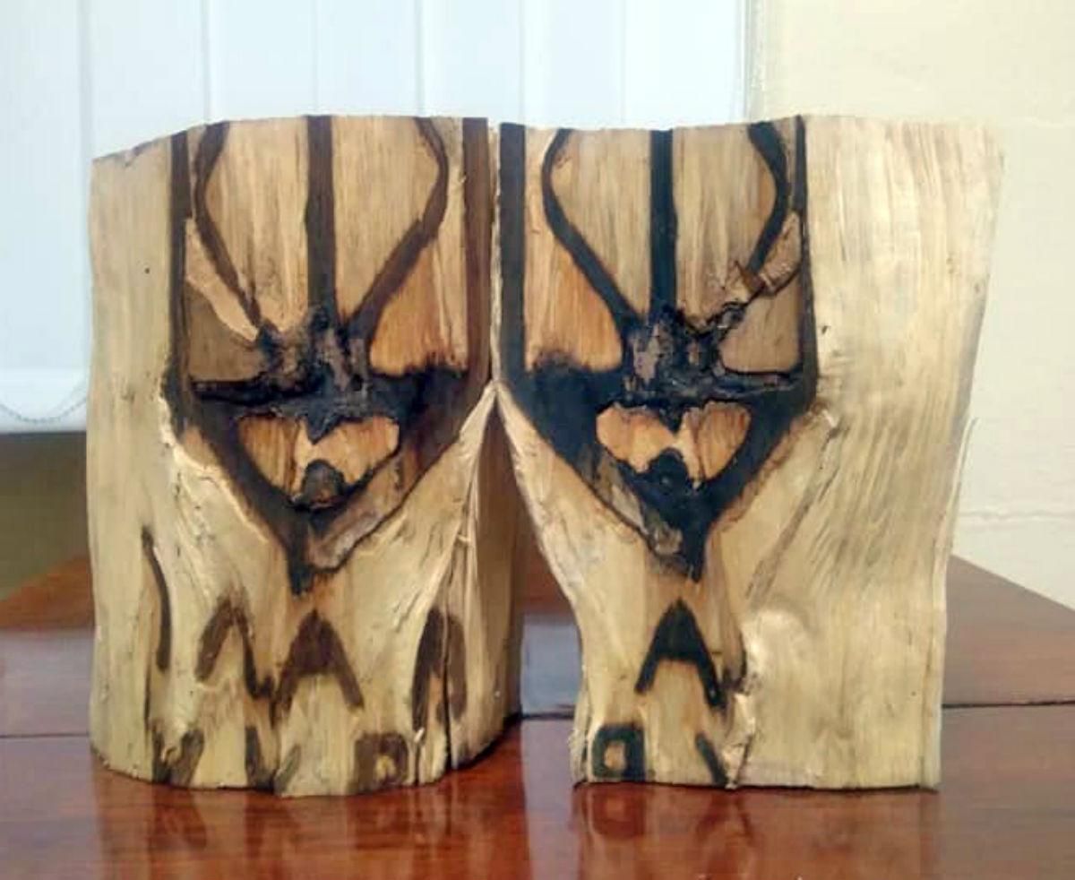 Крестьянин на Тернопольщине в расколотом полене нашел герб Украины Крестьянин на Тернопольщине в расколотом полене нашел герб Украины