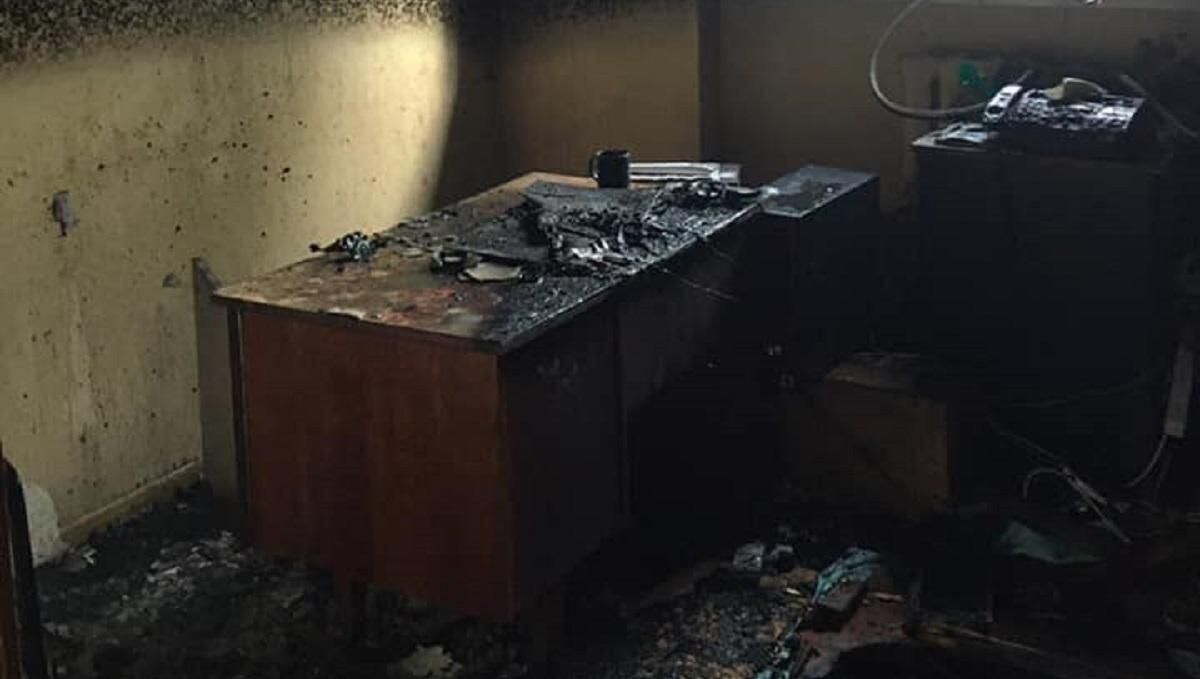 На Львівщині спалили офіс редакції районної газети: фото