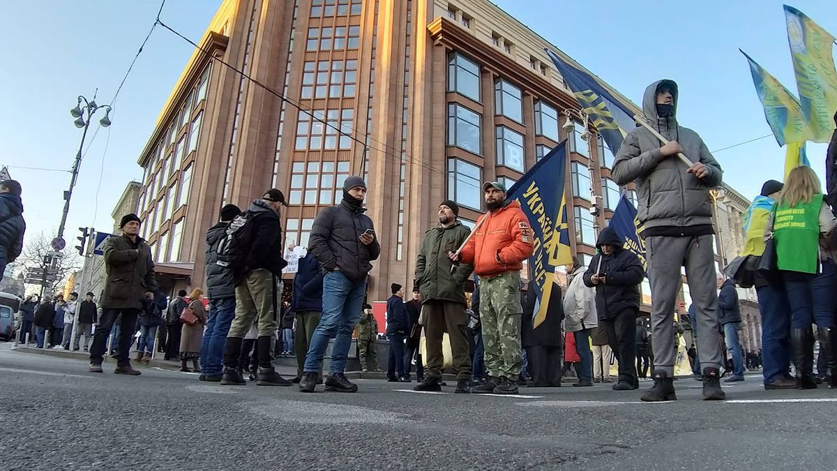 "Нацкорпус" перекрив Хрещатик через ринок землі: фото, відео "Нацкорпус" перекрив Хрещатик через ринок землі: фото, відео