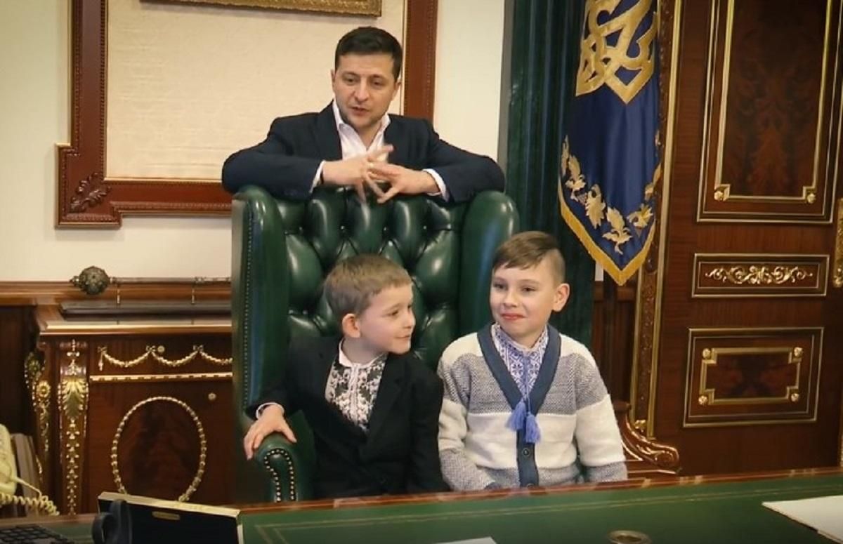 На Миколая Зеленський привів у свій кабінет дітей: телефонували Баканову – відео