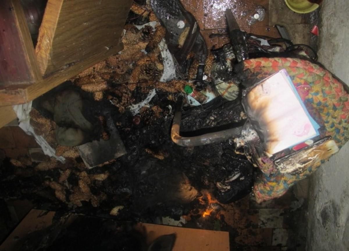 Пожежа в одеському гуртожитку: через телефон спалахнула кімната