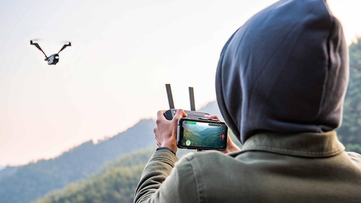 Zero Zero представила незвичайний бікоптер з "пташиними" крилами Zero Zero представила незвичайний бікоптер з "пташиними" крилами