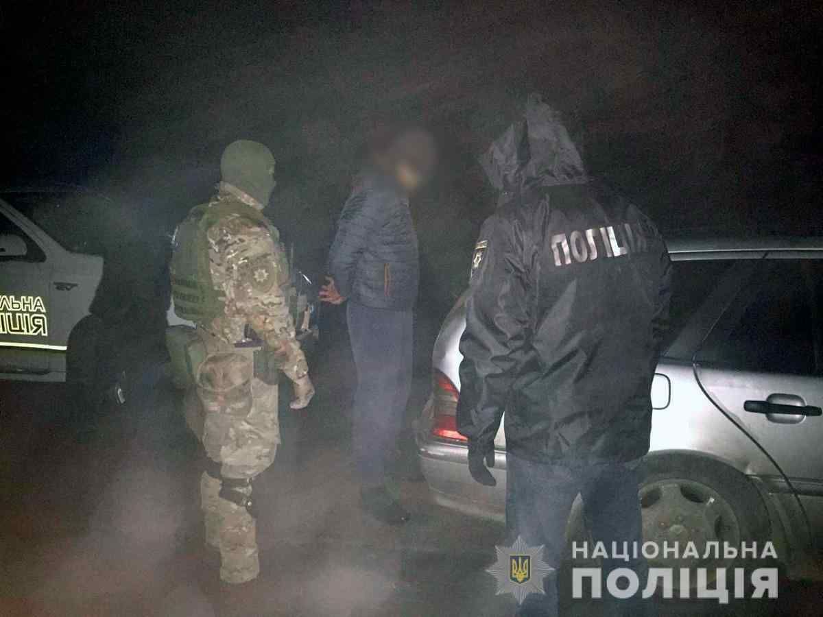 Трое одесситов обворовывали квартиры по всей Украине