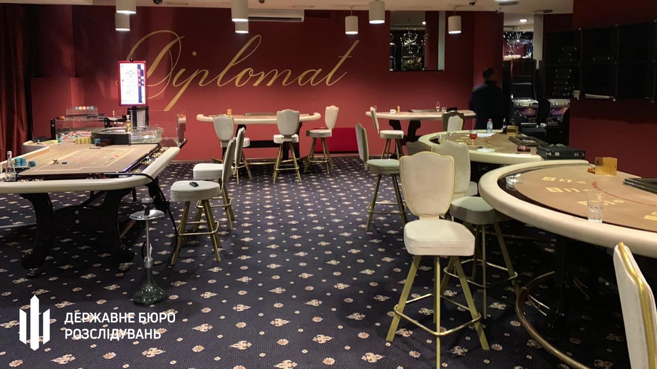 Правоохранители "крышевали" несколько казино в Киеве: подробности от ГБР – фото Правоохранители "крышевали" несколько казино в Киеве: подробности от ГБР – фото