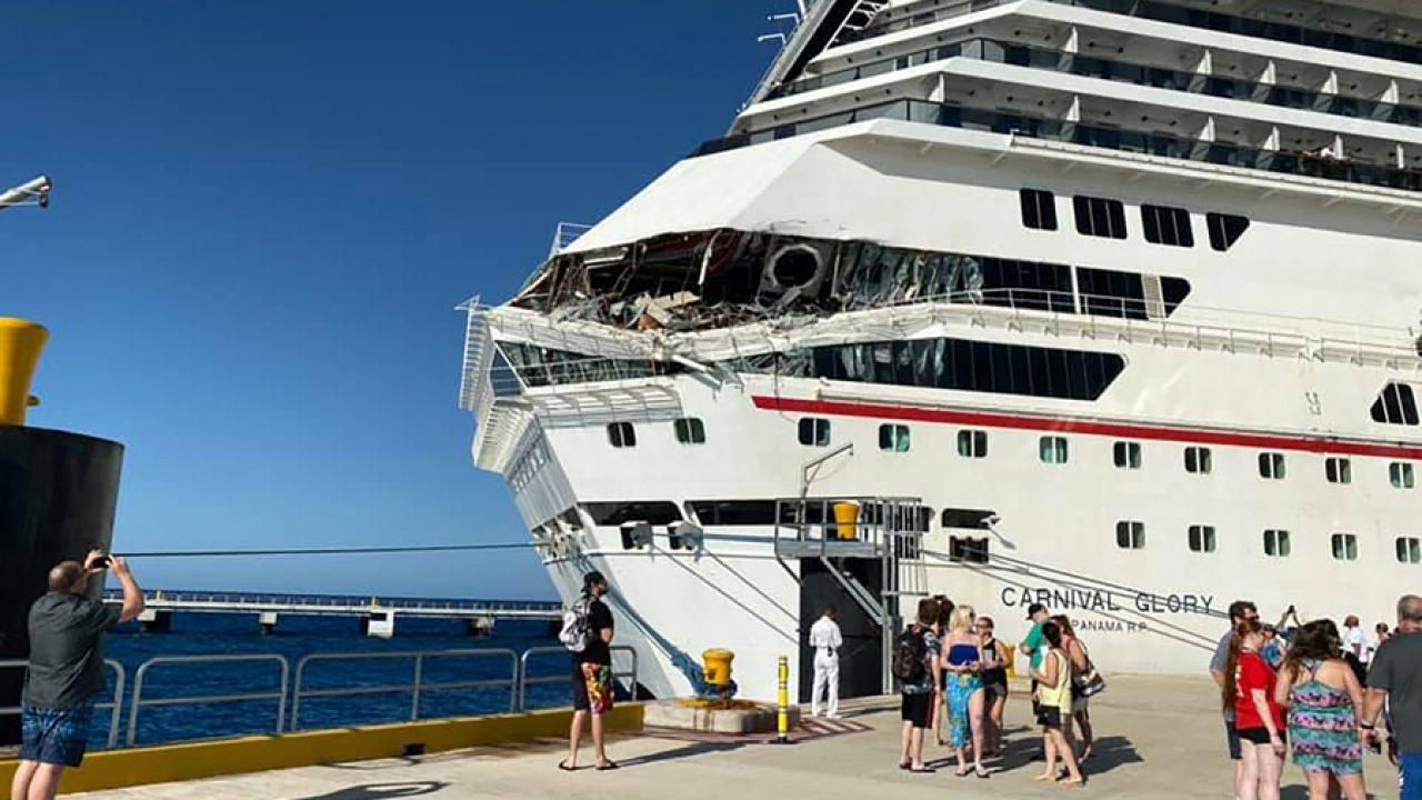 Огромные лайнеры с пассажирами столкнулись в Мексике: фото и видео Огромные лайнеры с пассажирами столкнулись в Мексике: фото и видео