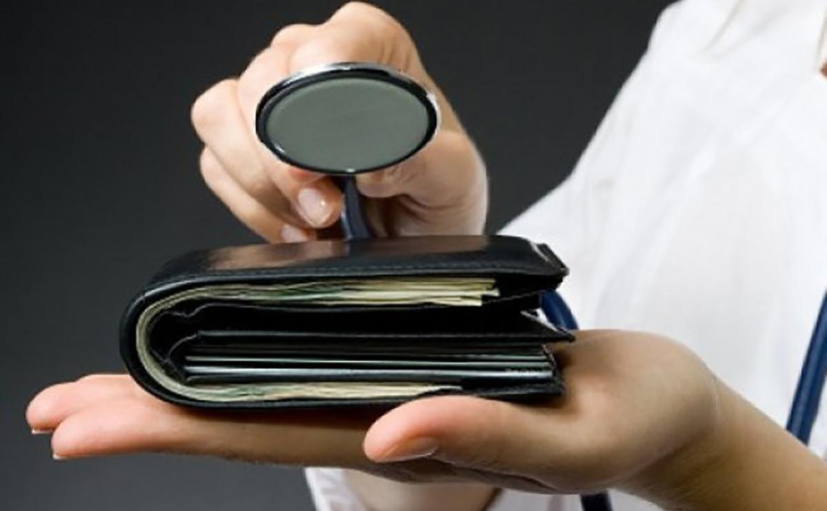 Чтобы погасить долги по зарплате врачам, правительство выделило 64 миллионов гривен