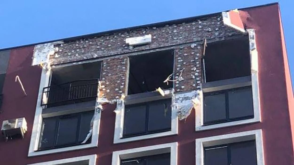 Во львовской многоэтажке прогремел мощный взрыв: фото