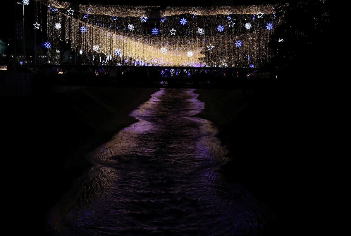 Праздник на показ: венесуэльцев разозлили рождественские фонари Праздник на показ: венесуэльцев разозлили рождественские фонари