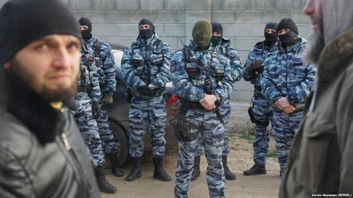 У Росії силовики на школярах відпрацьовували прийоми: відео
