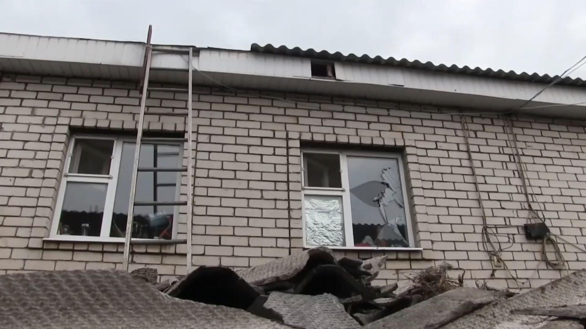 Чуть не убили в день рождения: оккупанты разнесли дом местной жительницы Луганщины