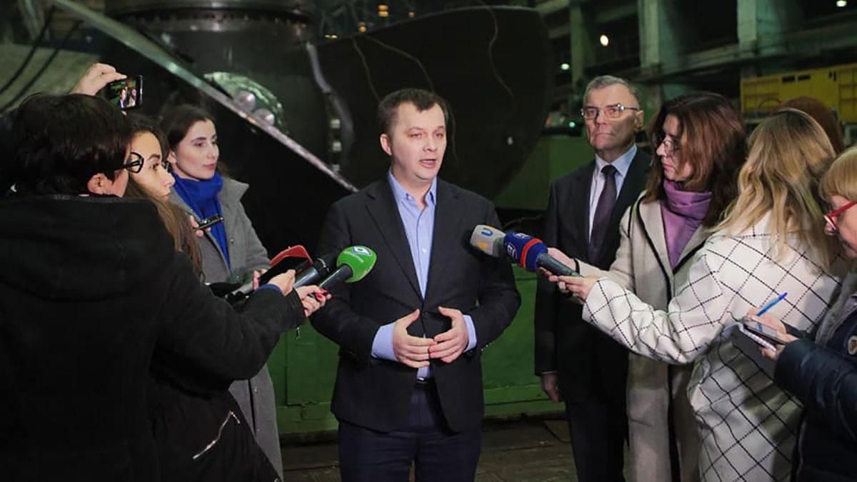 Милованов планирует повышать зарплаты украинцам на 2 тысячи в год Милованов планирует повышать зарплаты украинцам на 2 тысячи в год