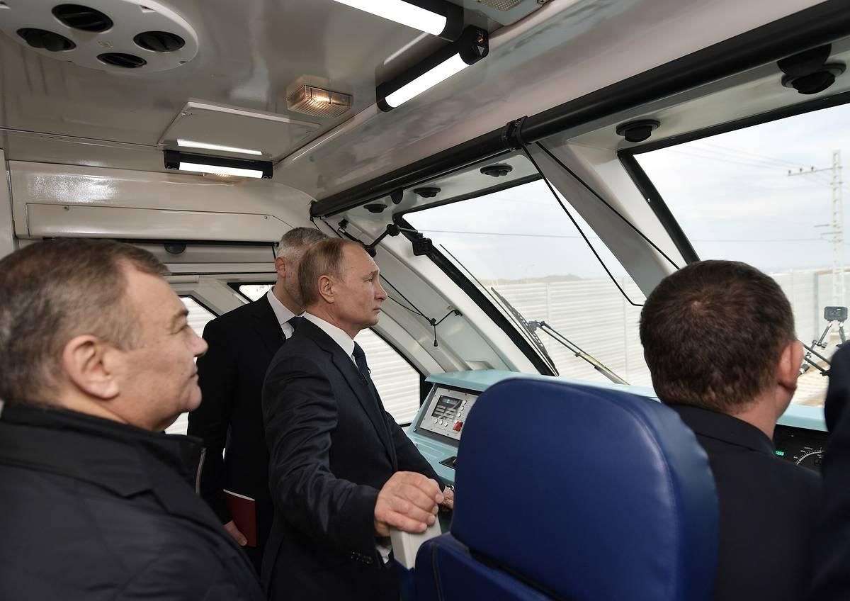 Запуск потягів в Крим: у Зеленського прокоментували приїзд Путіна