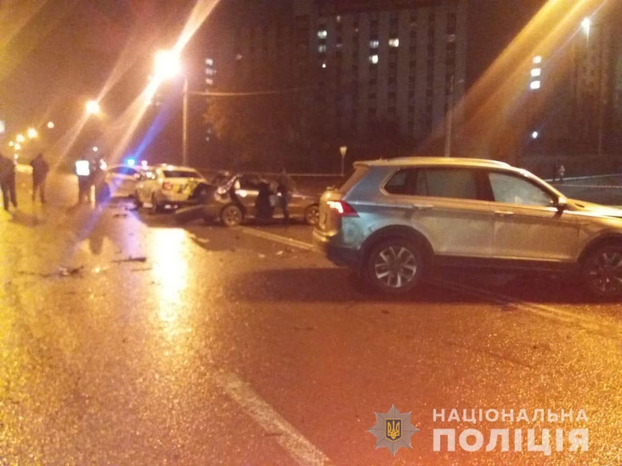 Двойное ДТП в Харькове: пострадали двое полицейских и 16-летний парень