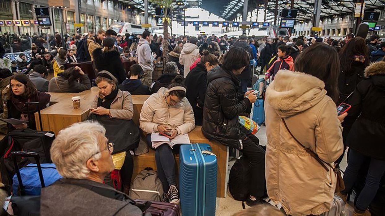 Загальнонаціональний страйк у Франції обійшовся залізничникам у 400 мільйонів євро Загальнонаціональний страйк у Франції обійшовся залізничникам у 400 мільйонів євро