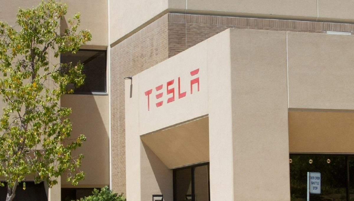 Tesla стала лучшим автопроизводителем десятилетия Tesla стала лучшим автопроизводителем десятилетия