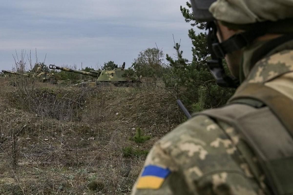 Окупанти обстріляли позиції ЗСУ на Донбасі: є поранені