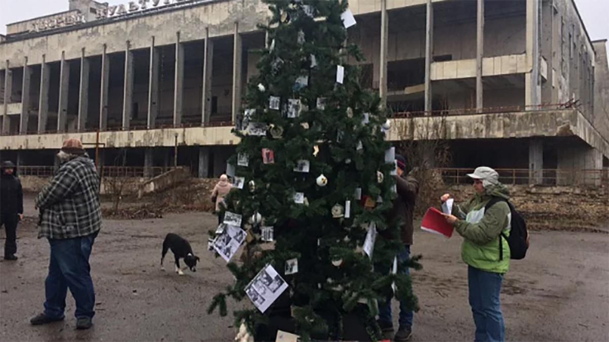 В Припяти установили елку: фото елки В Припяти установили елку: фото елки