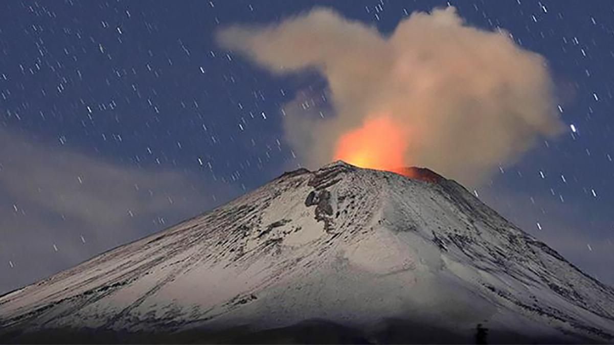 Прокинувся один із найнебезпечніших вулканів світу: фото, відео 