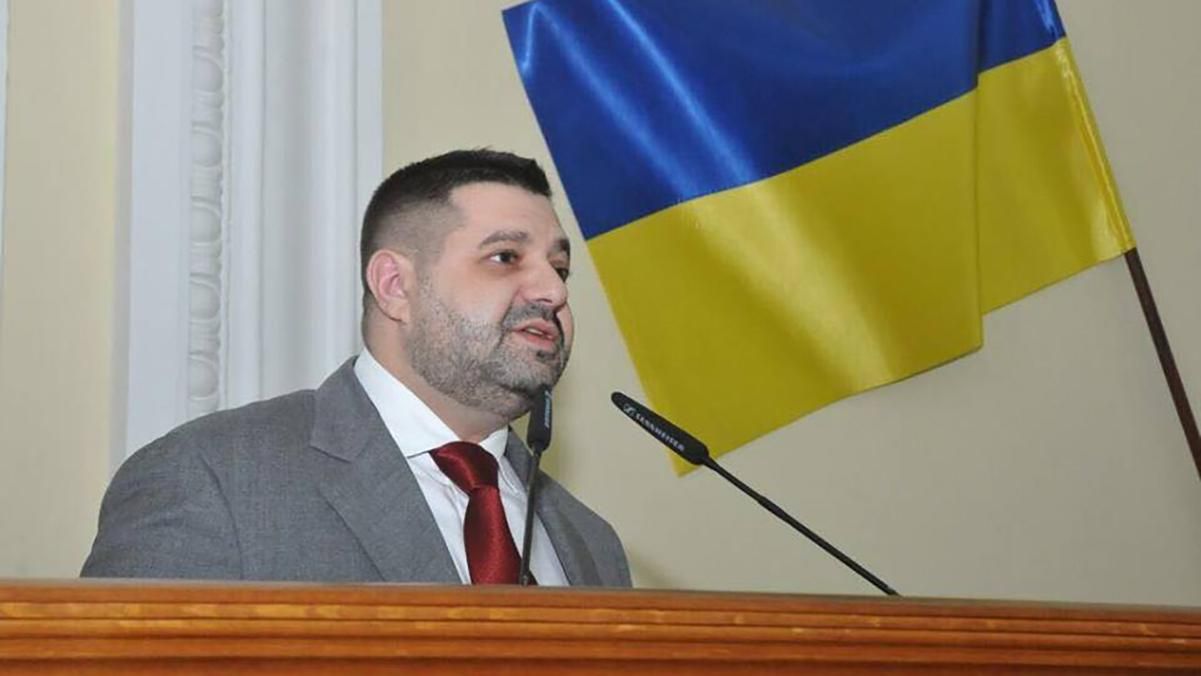 ДБР провело обшуки у соратника Порошенка Грановського та колишньої голови ЦВК Сліпачук ДБР провело обшуки у соратника Порошенка Грановського та колишньої голови ЦВК Сліпачук