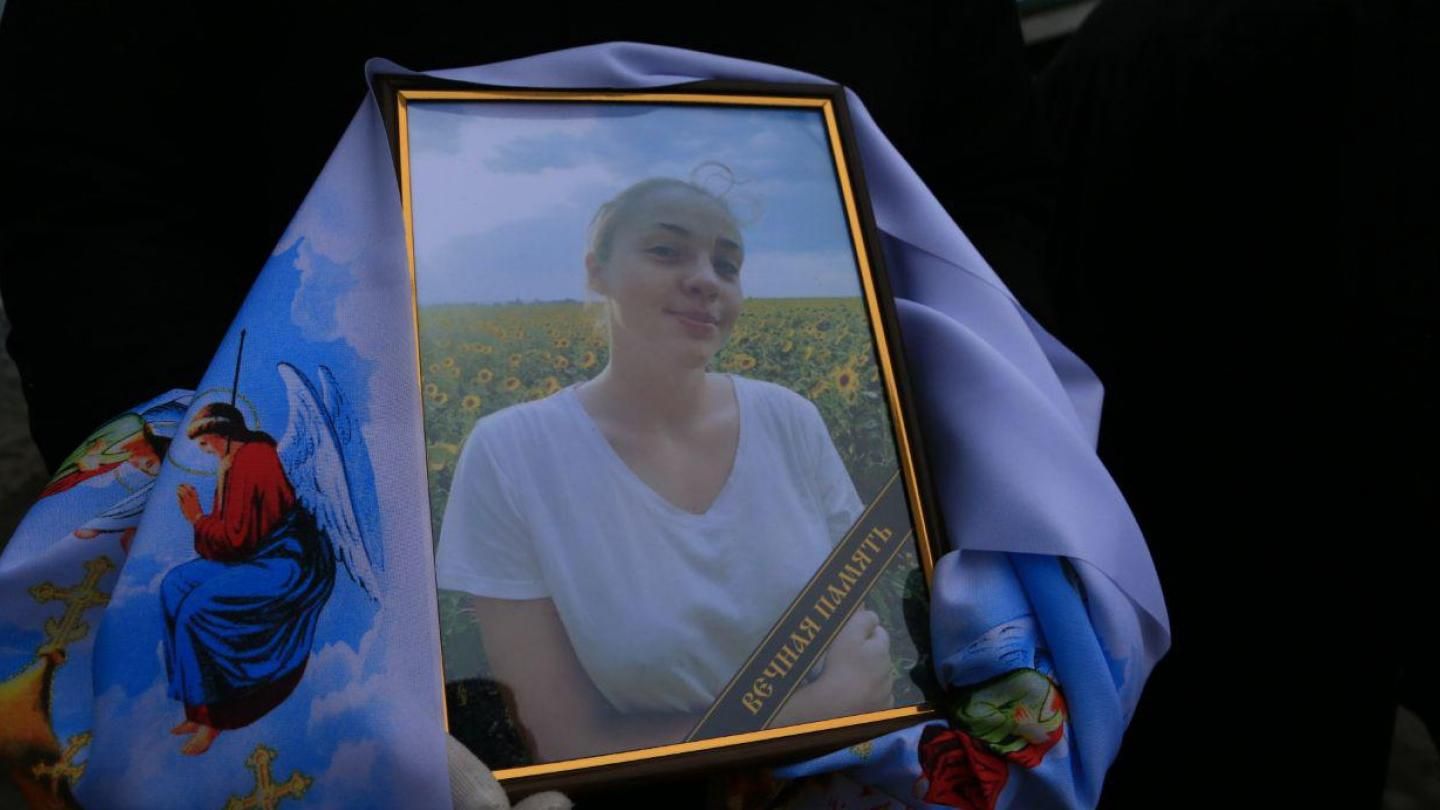 Одесса простилась с еще одной жертвой пожара на Троицкой: фото