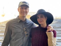 В капелюсі і затишному светрі: Іванка Трамп демонструє casual-образ в Парижі